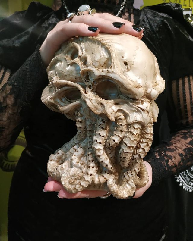 Action dolls and statues