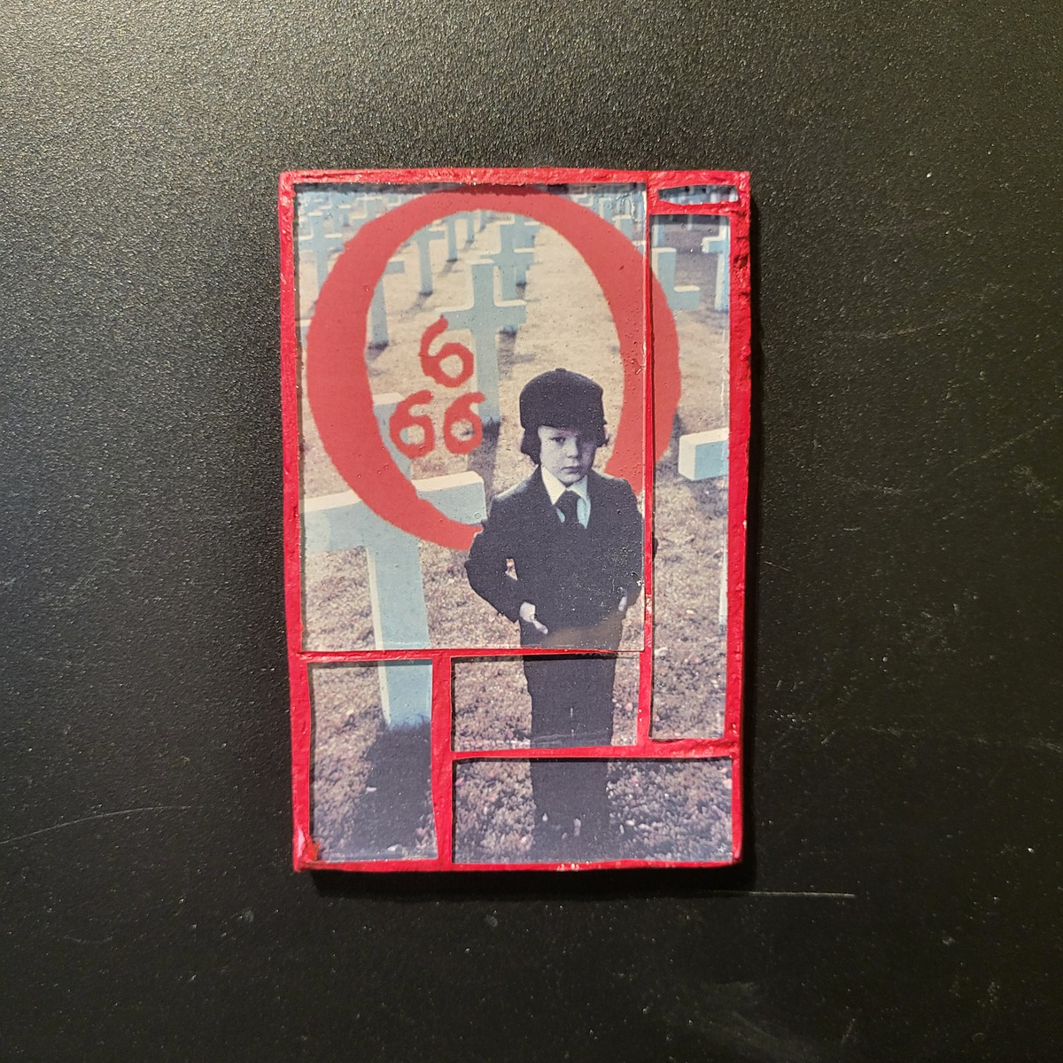 Glass mosaic magnet  "The Omen"