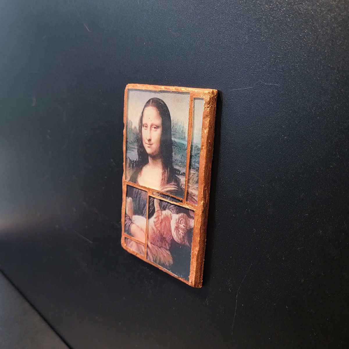 Glass mosaic magnet "Mona Lisa with a cat"