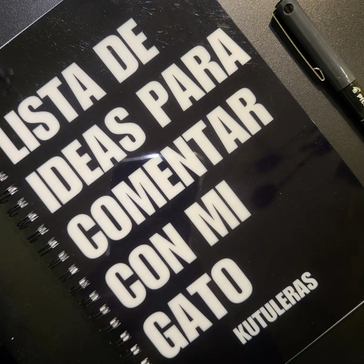 Kutuleras "Ideas para comentar con mi gato" Notebook