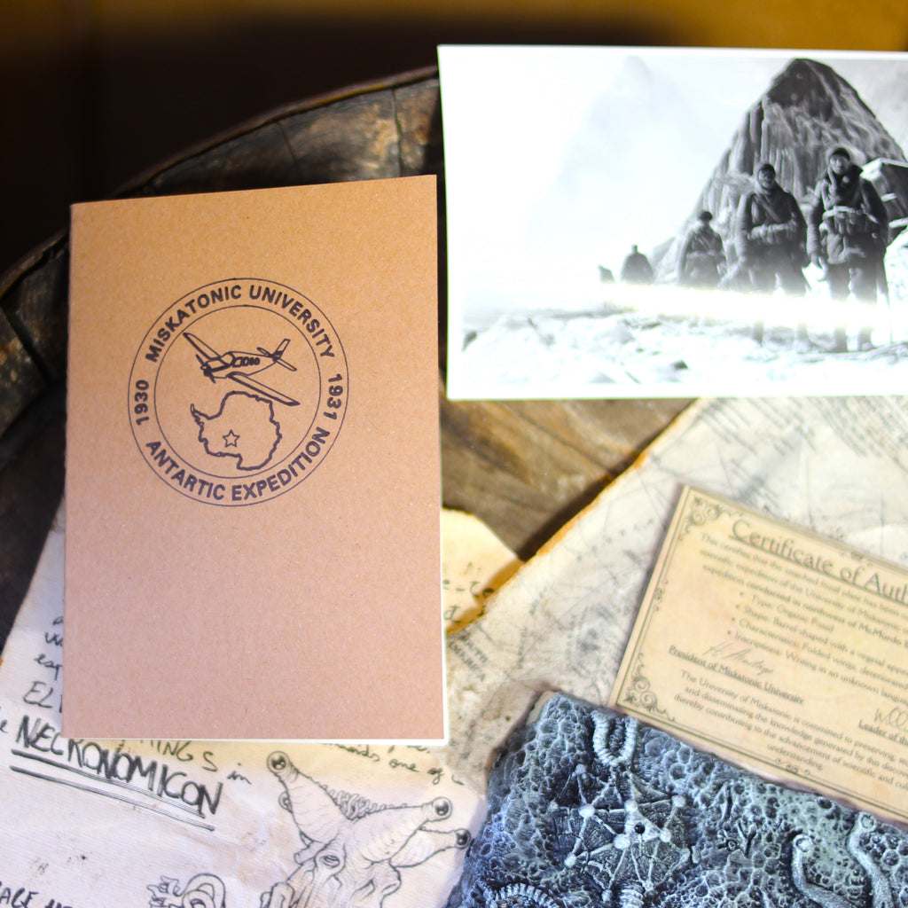 Set de Expedición en la Antártida, universidad Miskatonic