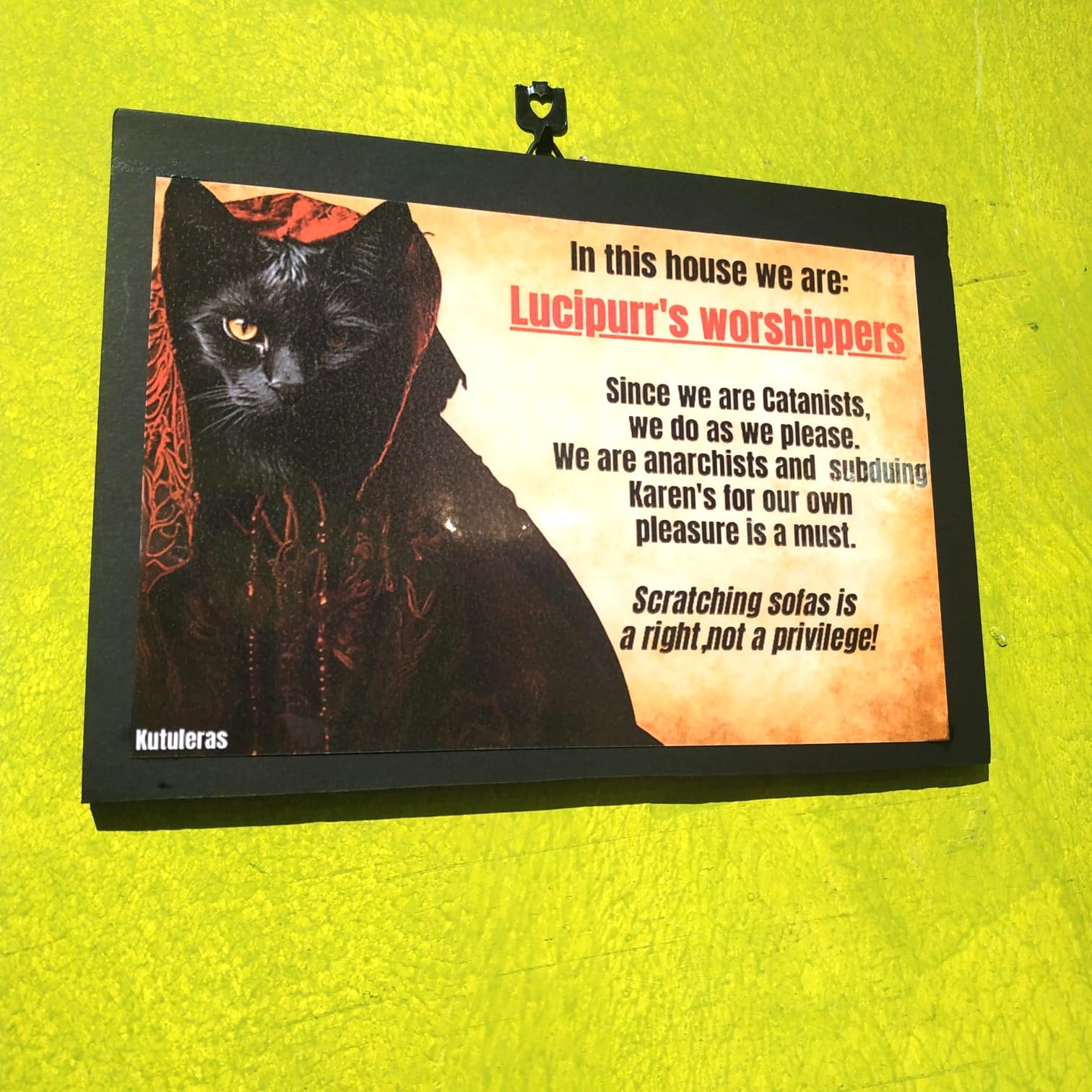 Lucipurr's worshippers sign