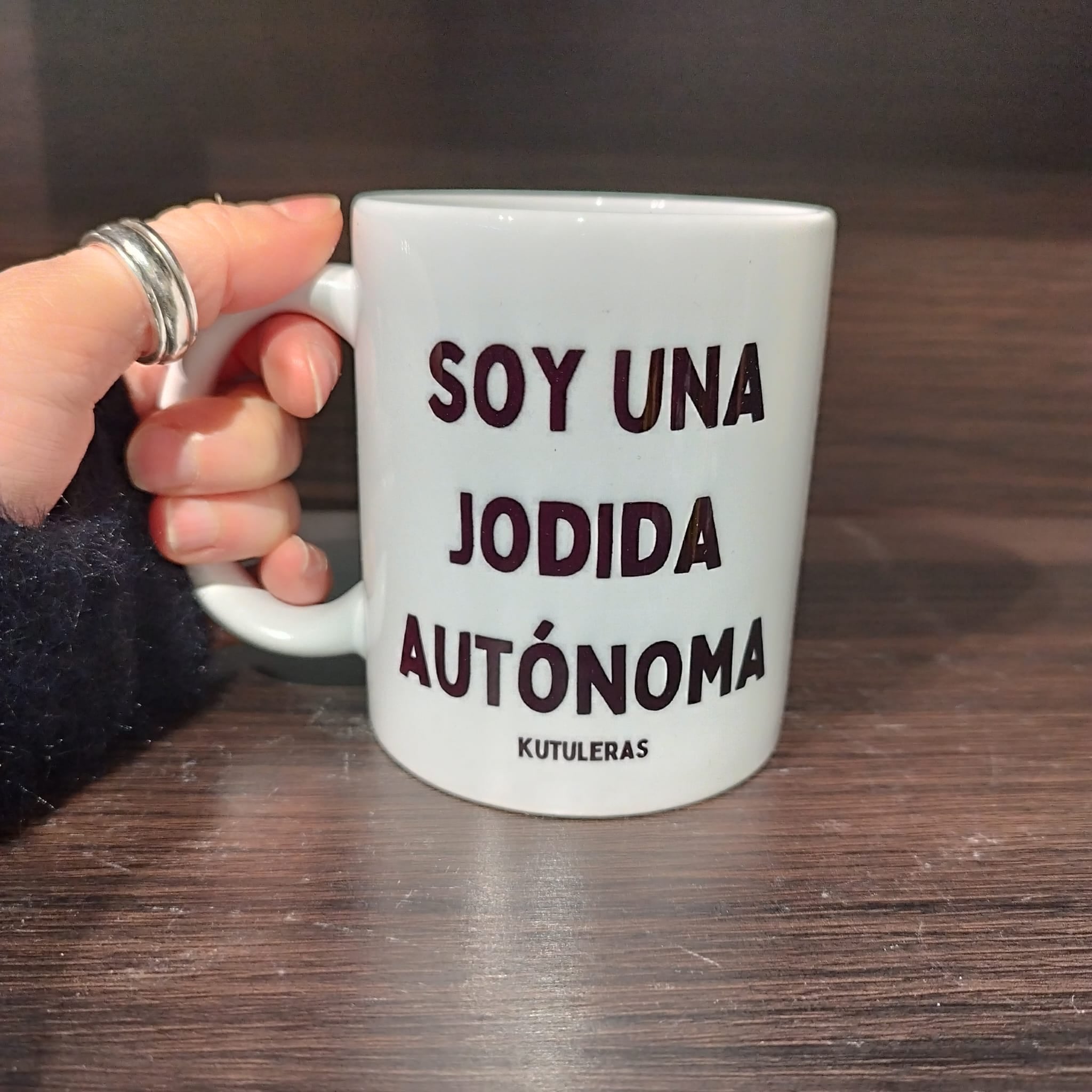 Taza "Soy un jodido autónoma"
