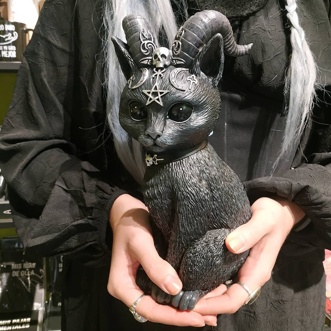 Horns Devil Cat 26.5 cm