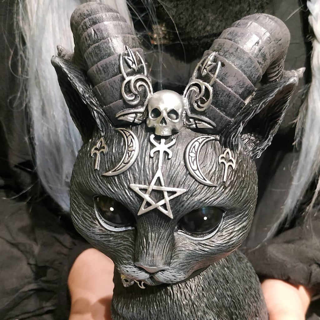 Horns Devil Cat 26.5 cm