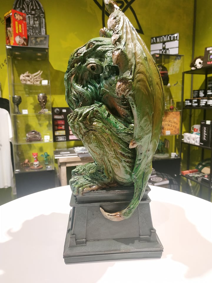 Cthulhu Figure Handpainted 12,6 inches