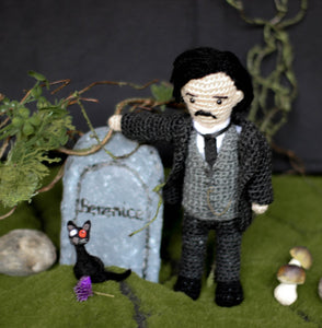 Edgar Allan Poe muñeco de lana