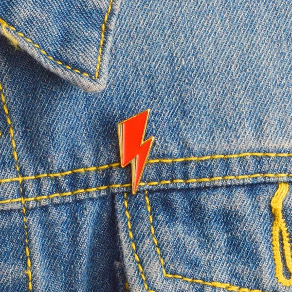 Bowie Lighting Bolt Pin Badge