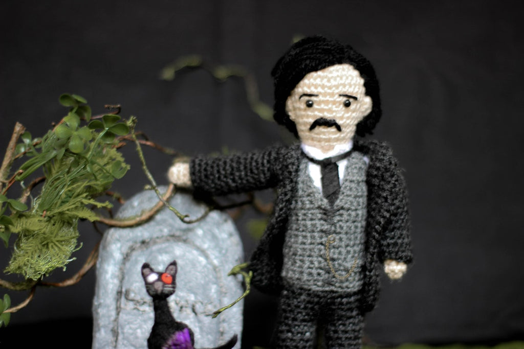 Edgar Allan Poe muñeco de lana