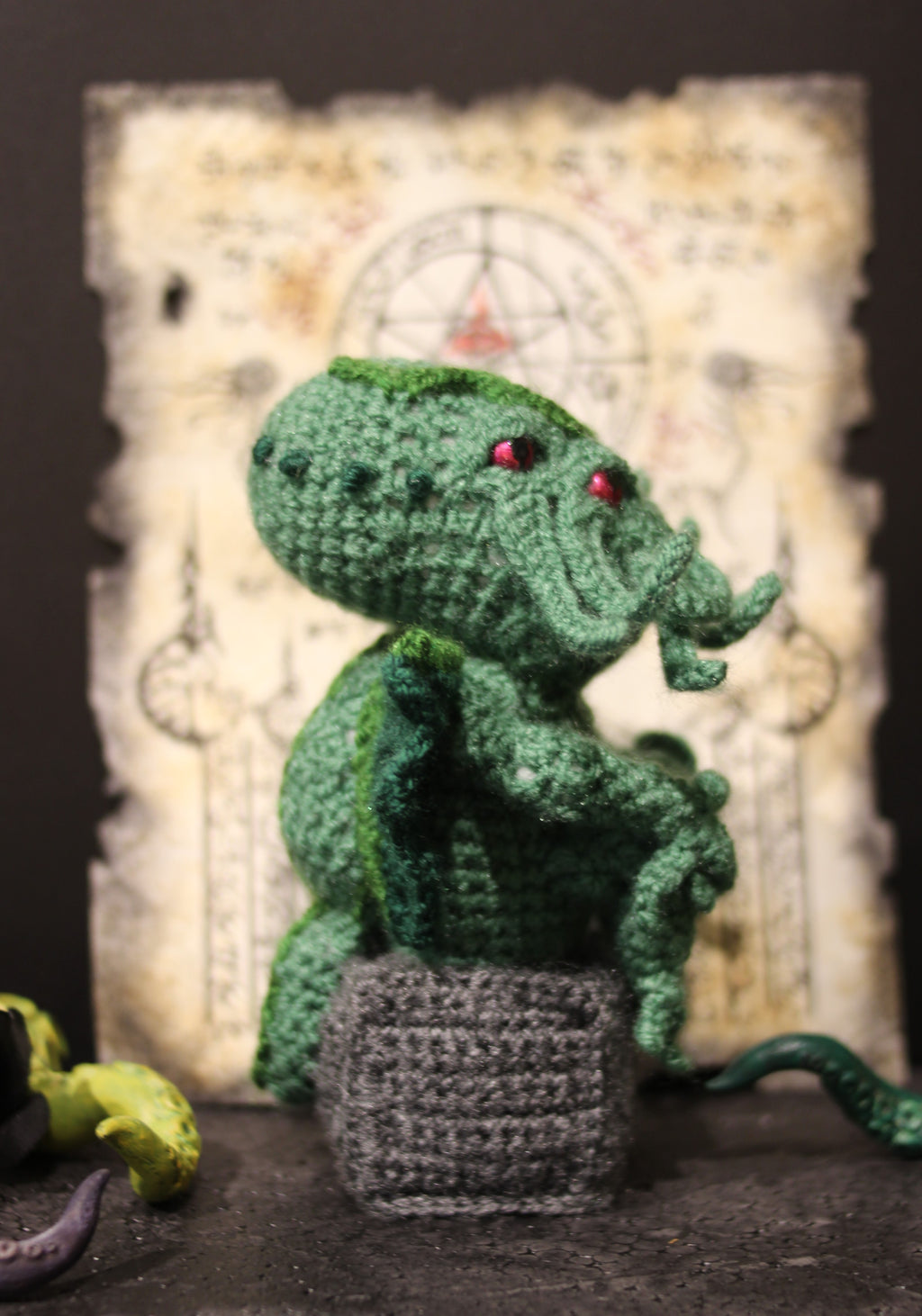 Cthulhu Wool Statue