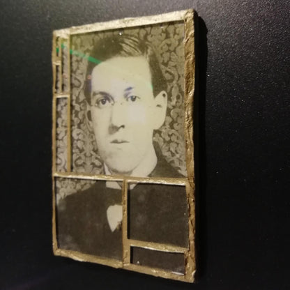 Glass mosaic magnet  "H.P Lovecraft "