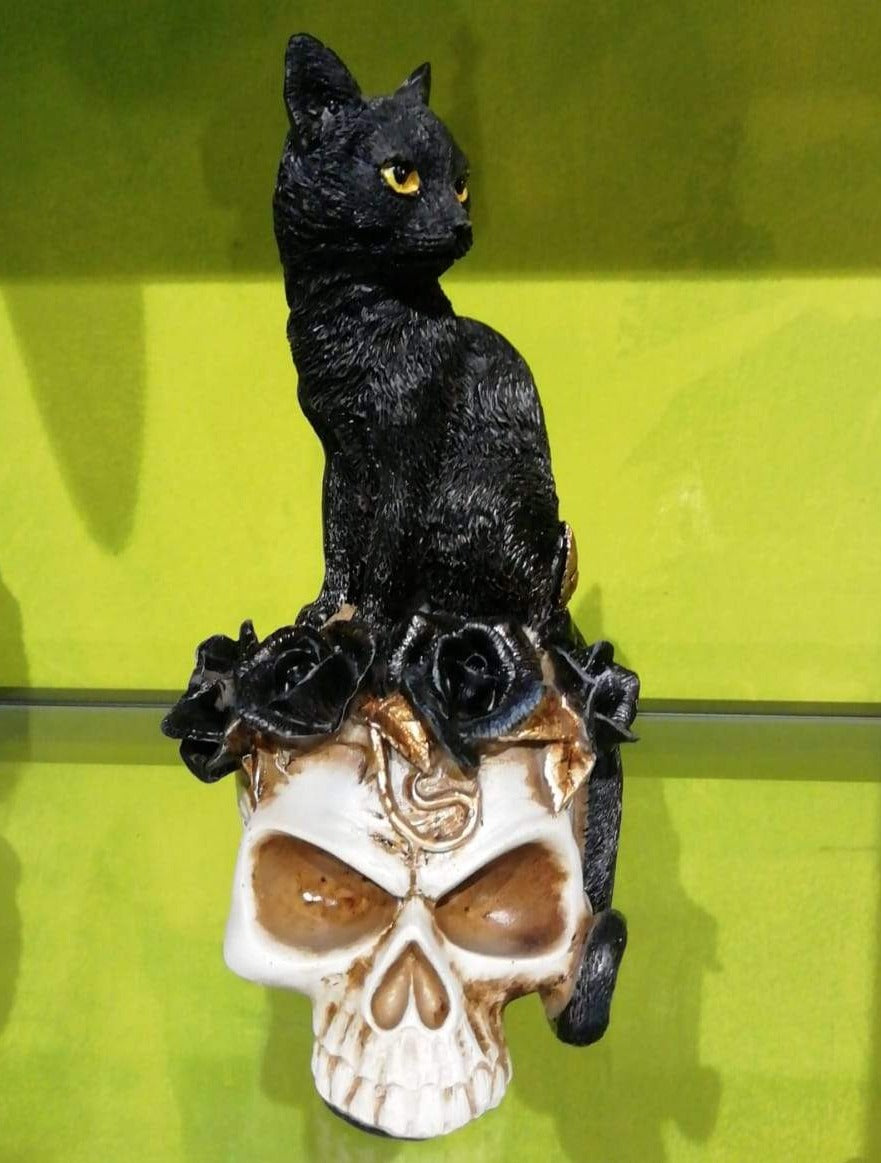 Black cat, skull and roses