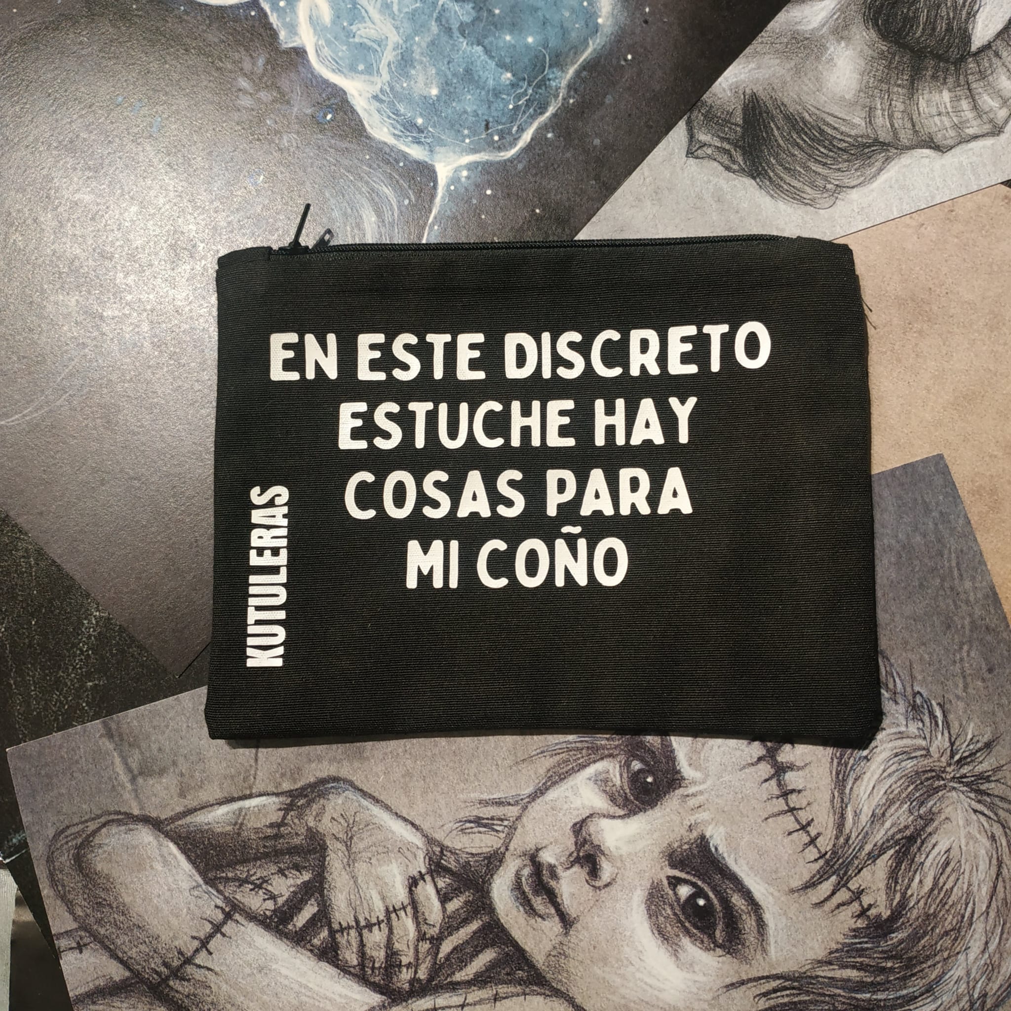 En este discreto estuche... Case