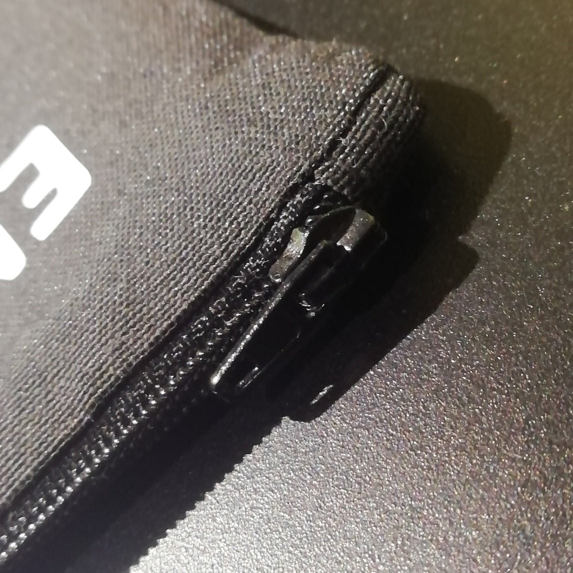 En este discreto estuche... Case