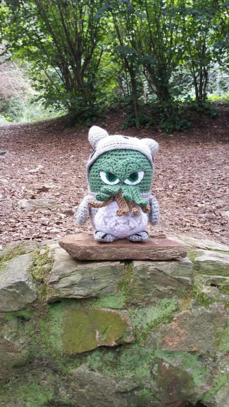 Cthulhu cosplaying Totoro
