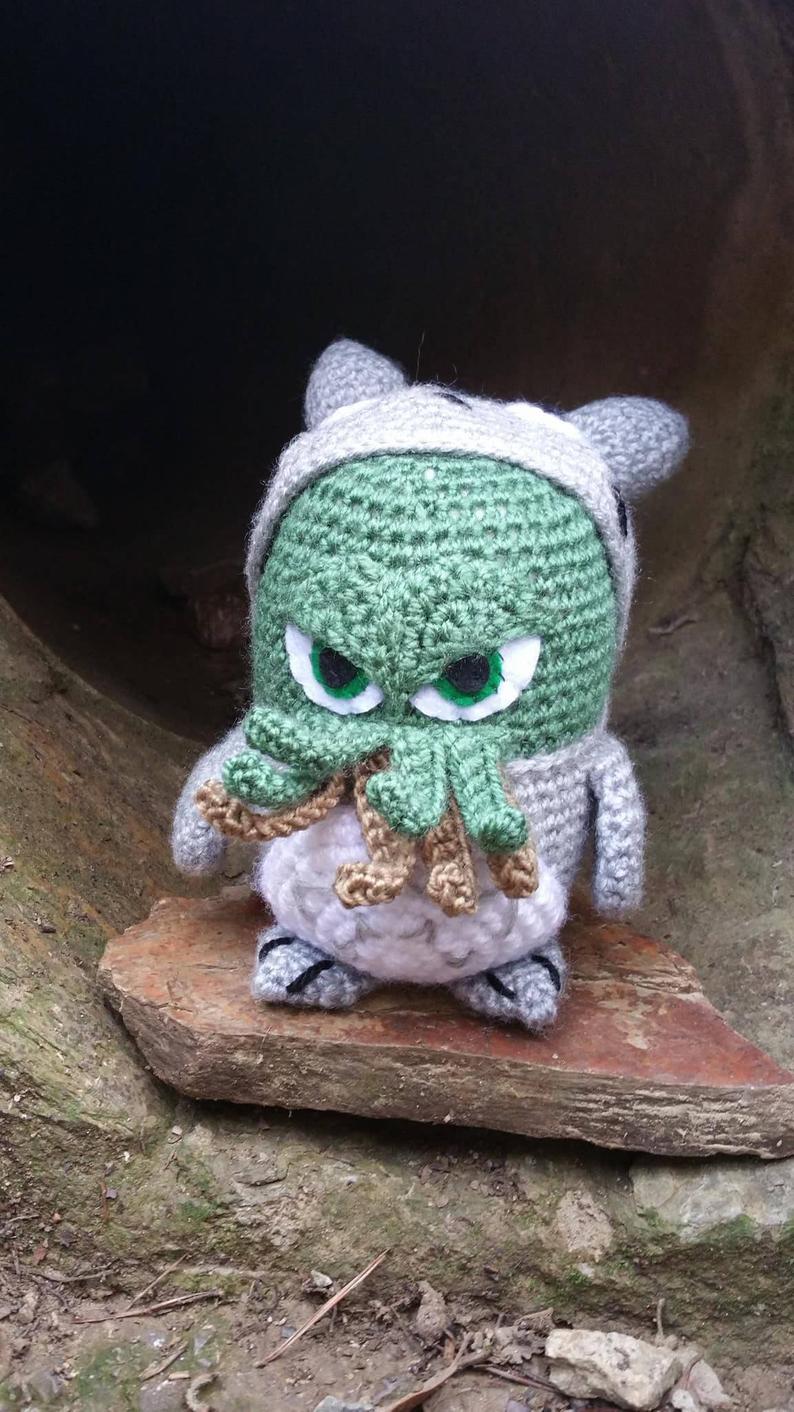 Cthulhu cosplaying Totoro