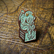Load image into Gallery viewer, Green and Golden Cthulhu Pin Badge