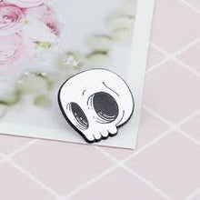 Load image into Gallery viewer, Cute Skull Pin Badge
