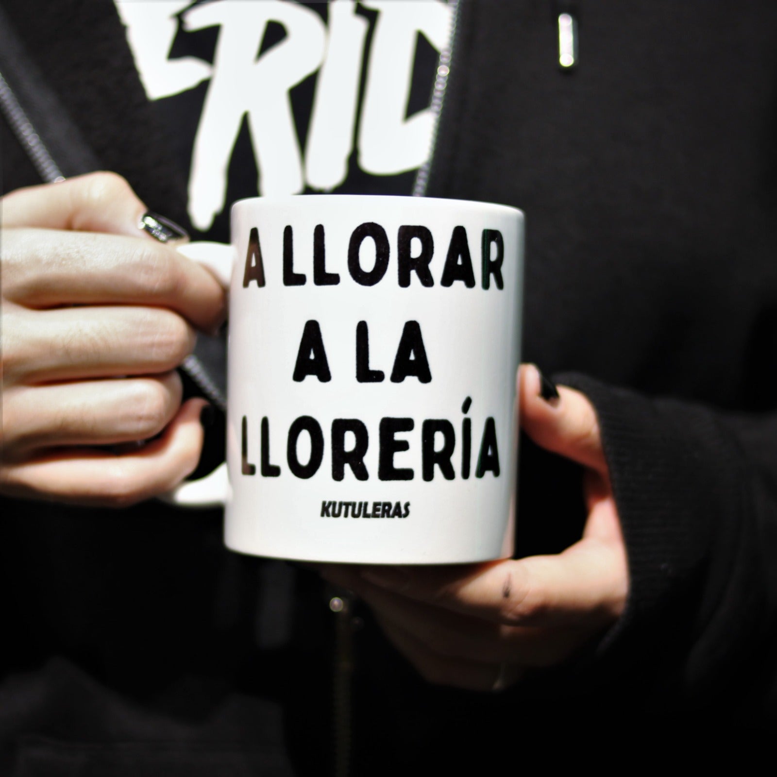 Taza "A llorar a la llorería"