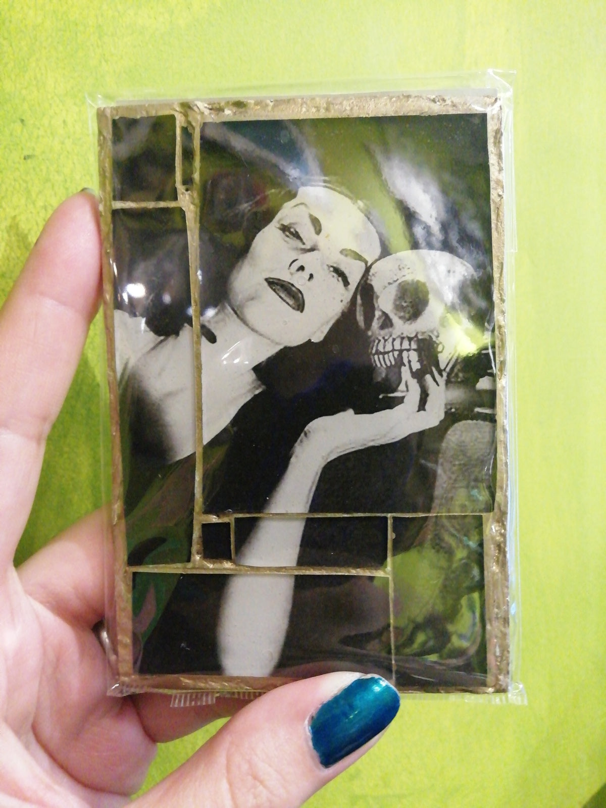 Glass mosaic magnet  "Vampirella wih Skull"